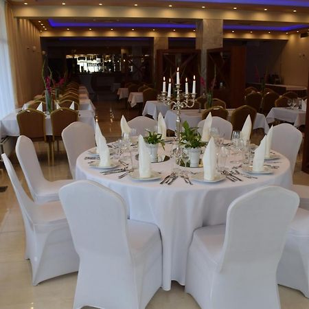 Hotel Bialy Wałbrzych Extérieur photo