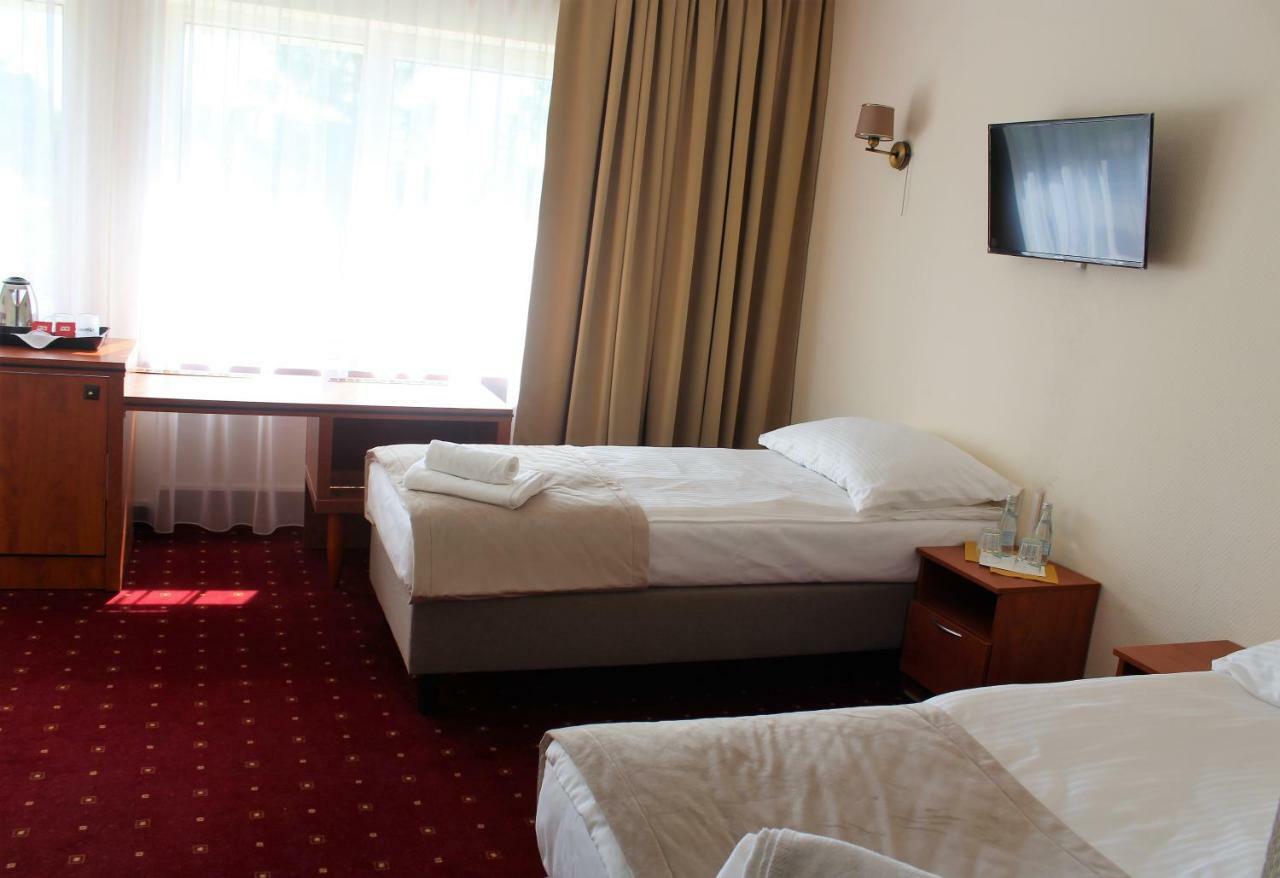 Hotel Bialy Wałbrzych Extérieur photo