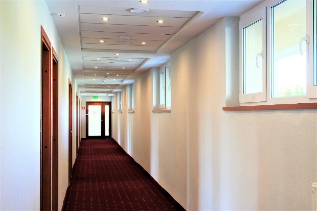Hotel Bialy Wałbrzych Extérieur photo
