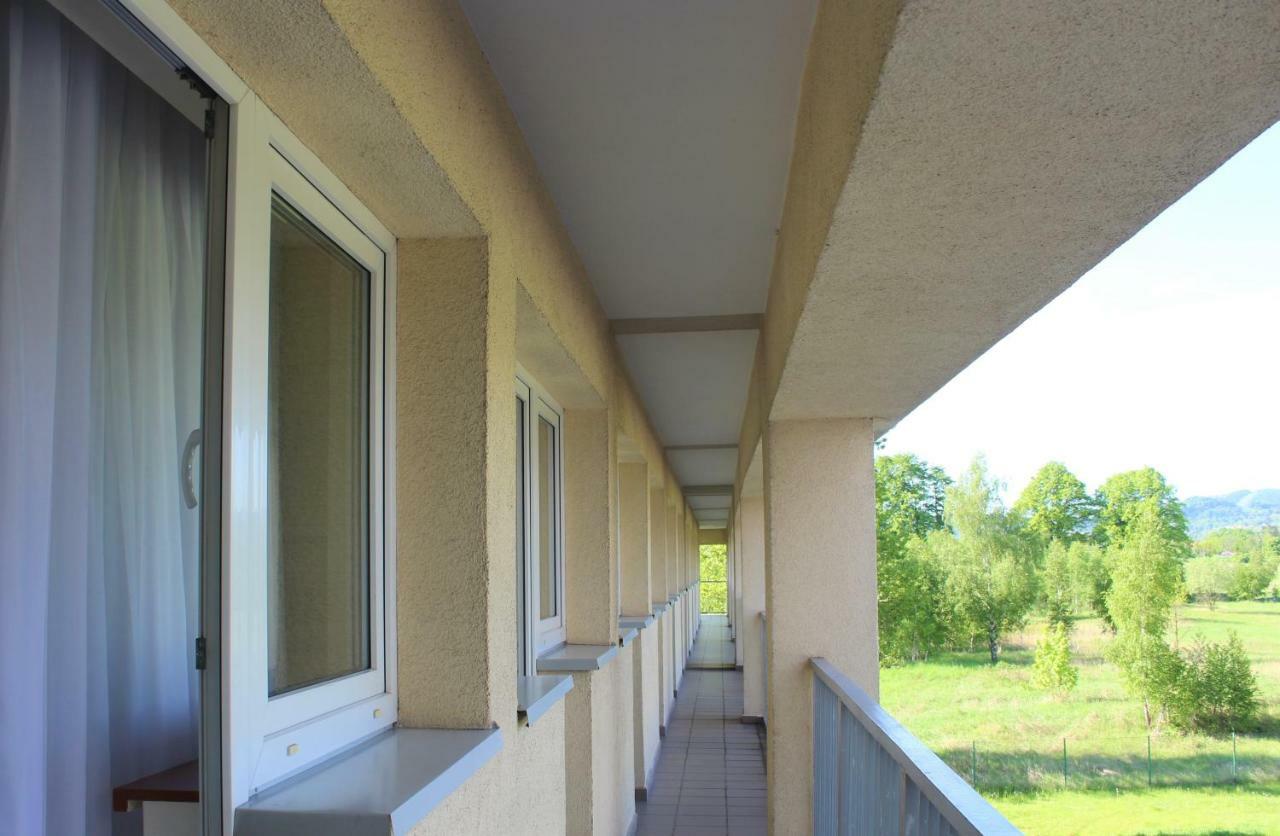Hotel Bialy Wałbrzych Extérieur photo