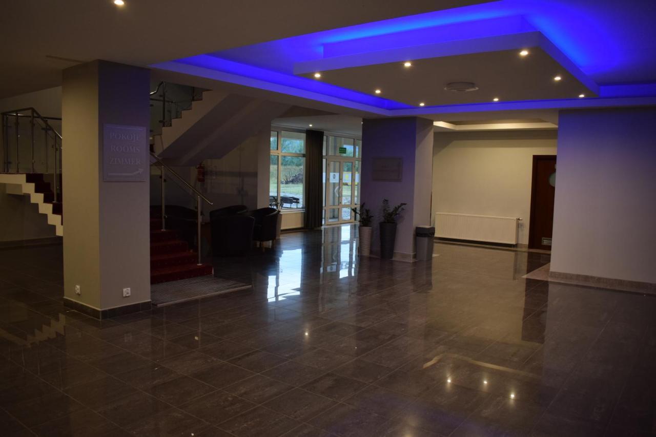 Hotel Bialy Wałbrzych Extérieur photo
