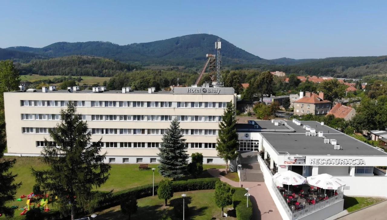 Hotel Bialy Wałbrzych Extérieur photo