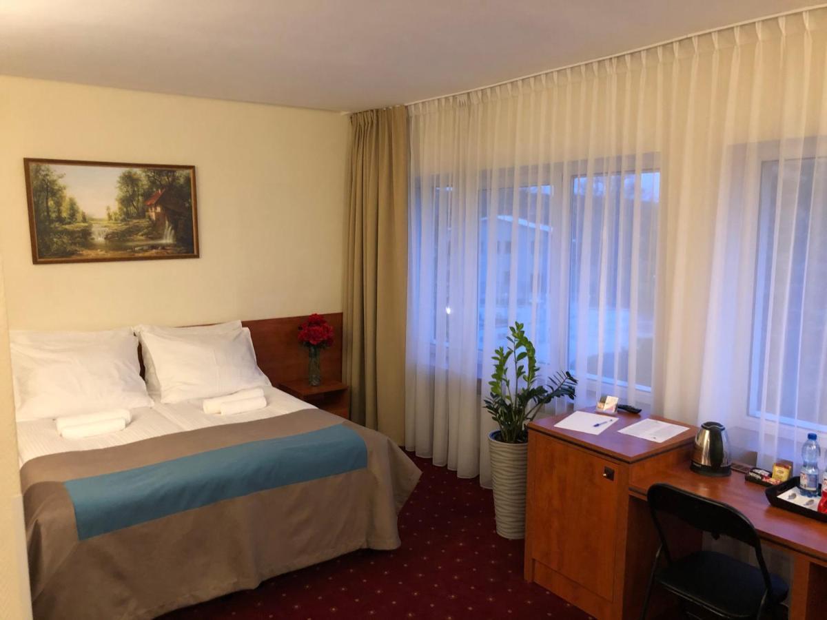 Hotel Bialy Wałbrzych Extérieur photo