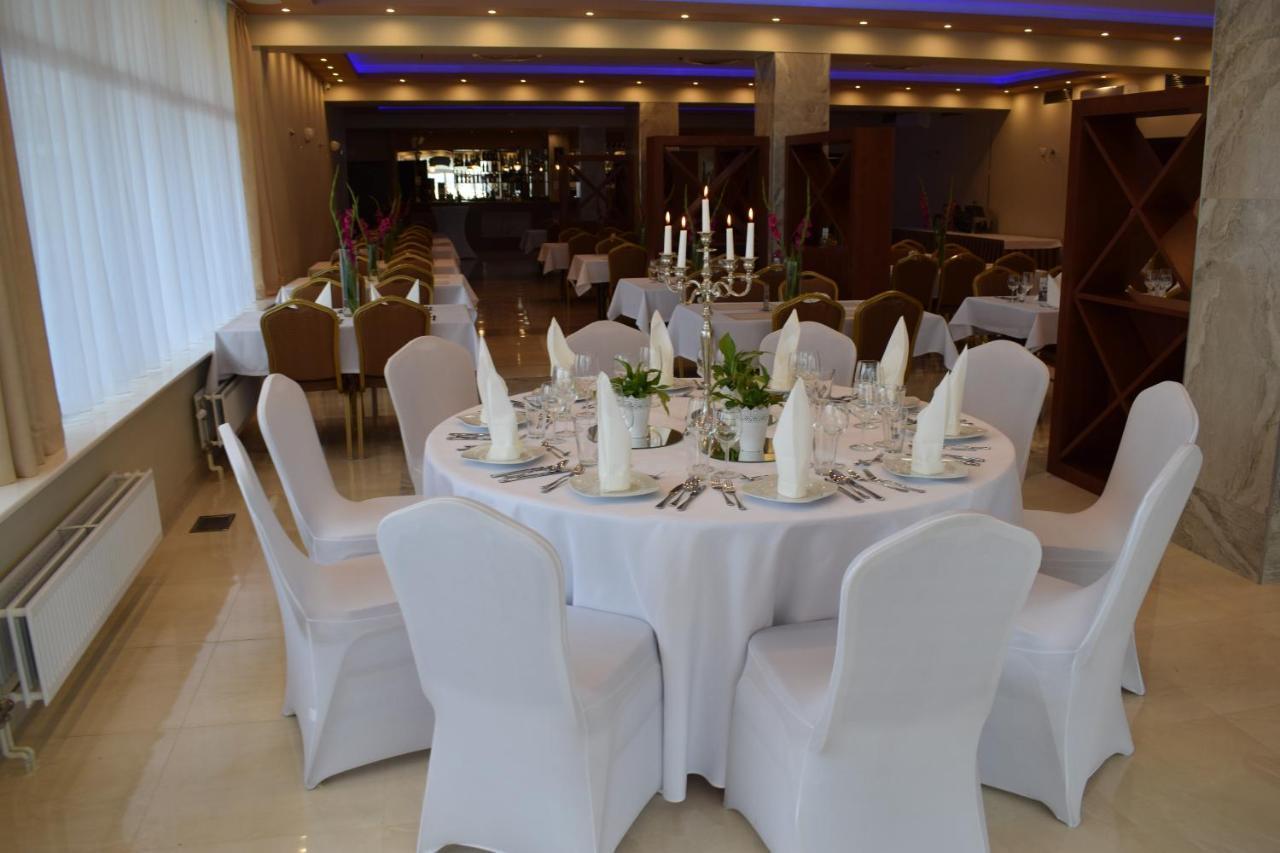 Hotel Bialy Wałbrzych Extérieur photo