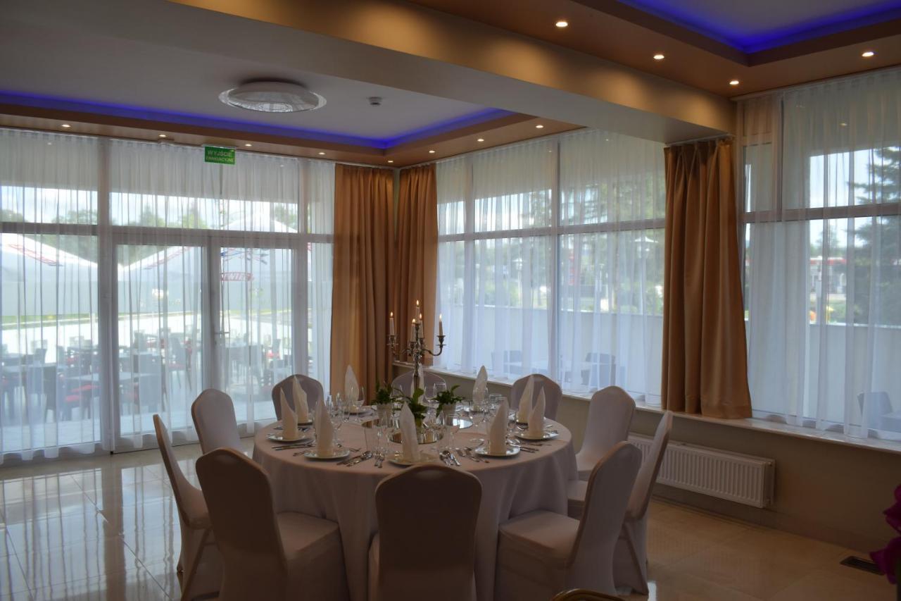 Hotel Bialy Wałbrzych Extérieur photo