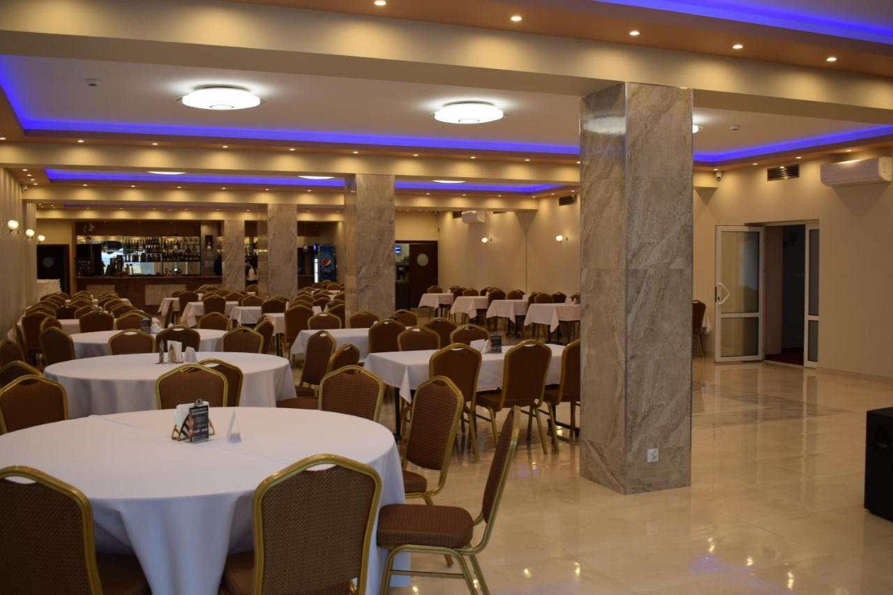 Hotel Bialy Wałbrzych Extérieur photo